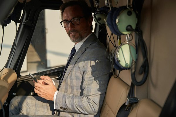 Quelles techniques pour porter des foulards en soie avec des chemisiers en coton?